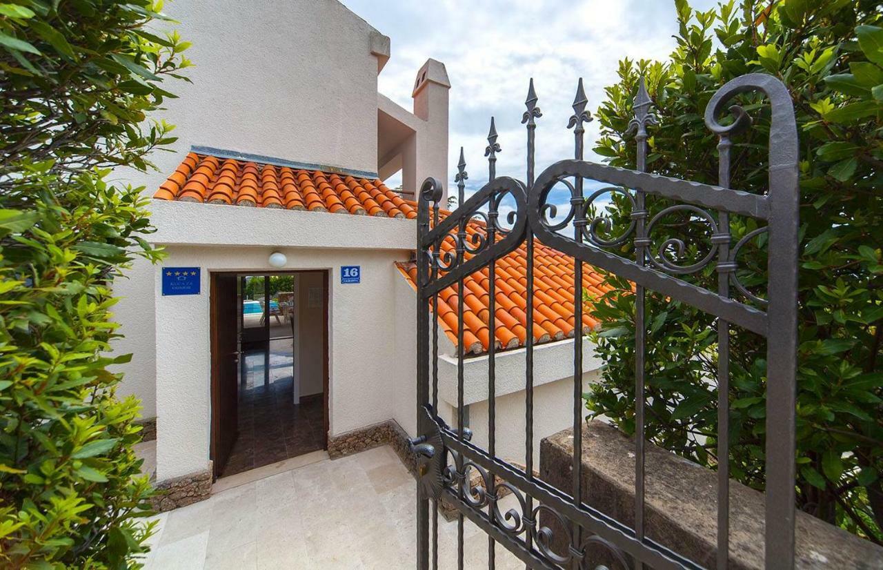 Villa Skalinada, 8 Persons, Private Pool, Baška Voda Exterior foto